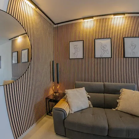 Διαμέρισμα Penthouse With Sunny Terrace *