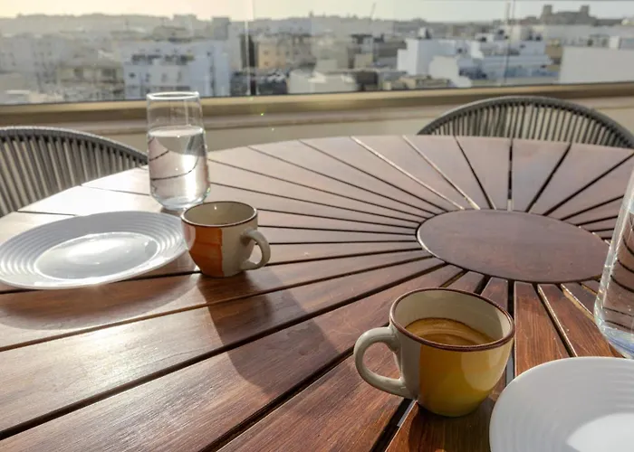 דירה Penthouse With Sunny Terrace