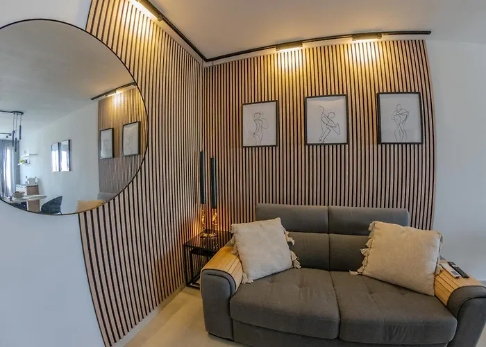 דירה Penthouse With Sunny Terrace *