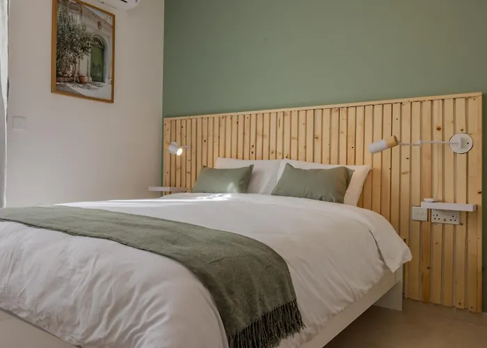 Penthouse With Sunny Terrace דירה